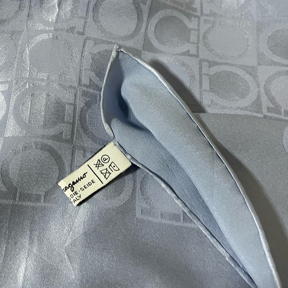 Auth Salvatore Ferragamo Silk Scarf. - Picture 13 of 15